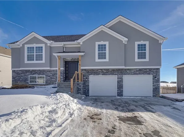 13898 Indian Rdg, Saint Joseph, MO 64505