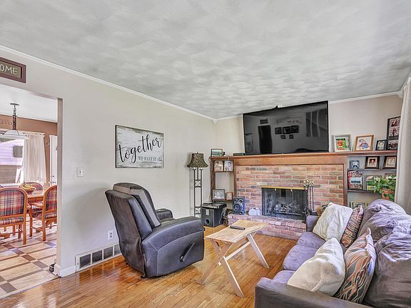4th image of 2844 S Deerfield Ave