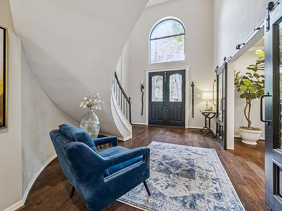 4th image of 27 Cedarwing Ln