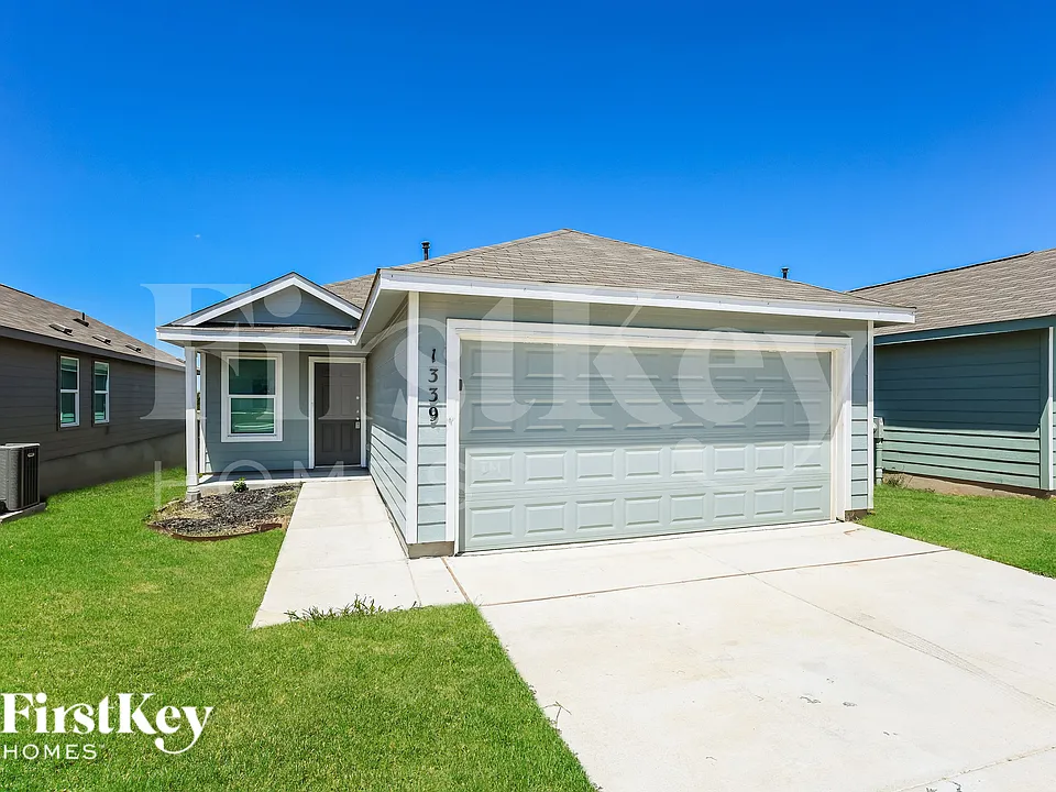 1339 White Willow