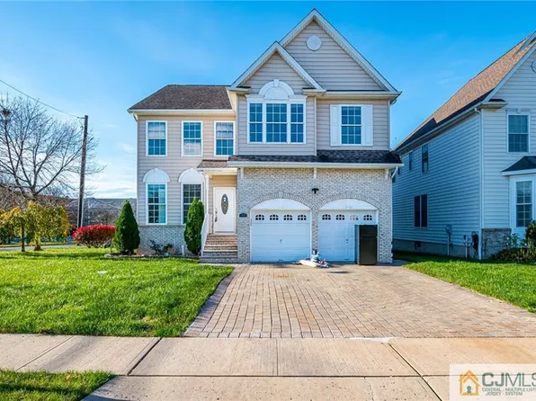 44 Churchill St, Iselin, NJ 08830