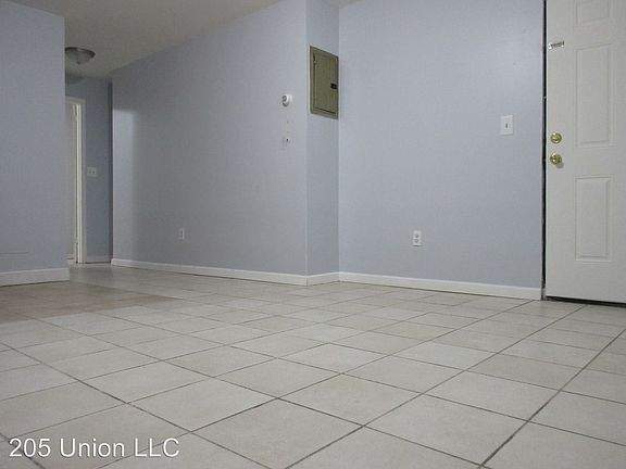 5th image of 205 Union St APT 1