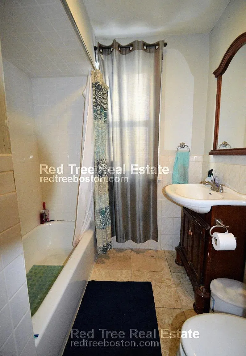 4 bed, 1.5 bath, 1000 sqft, $5,600 — Photo 4
