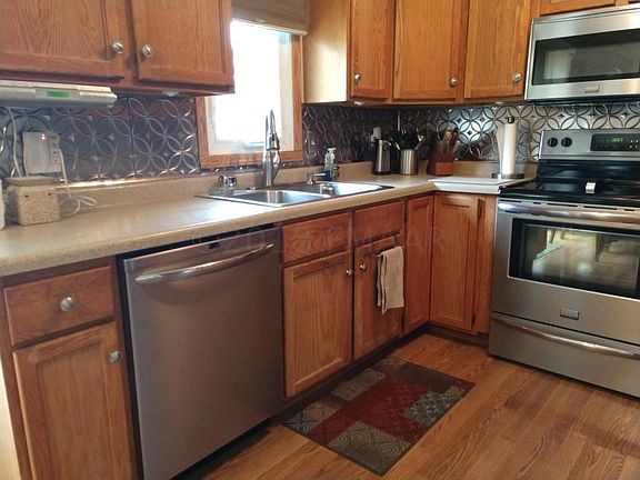 5th image of 513 2nd Ave NW