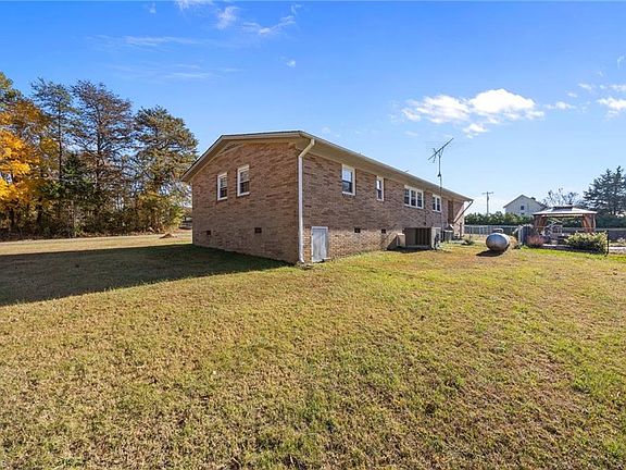 3rd image of 4145 Swannie Coble Rd