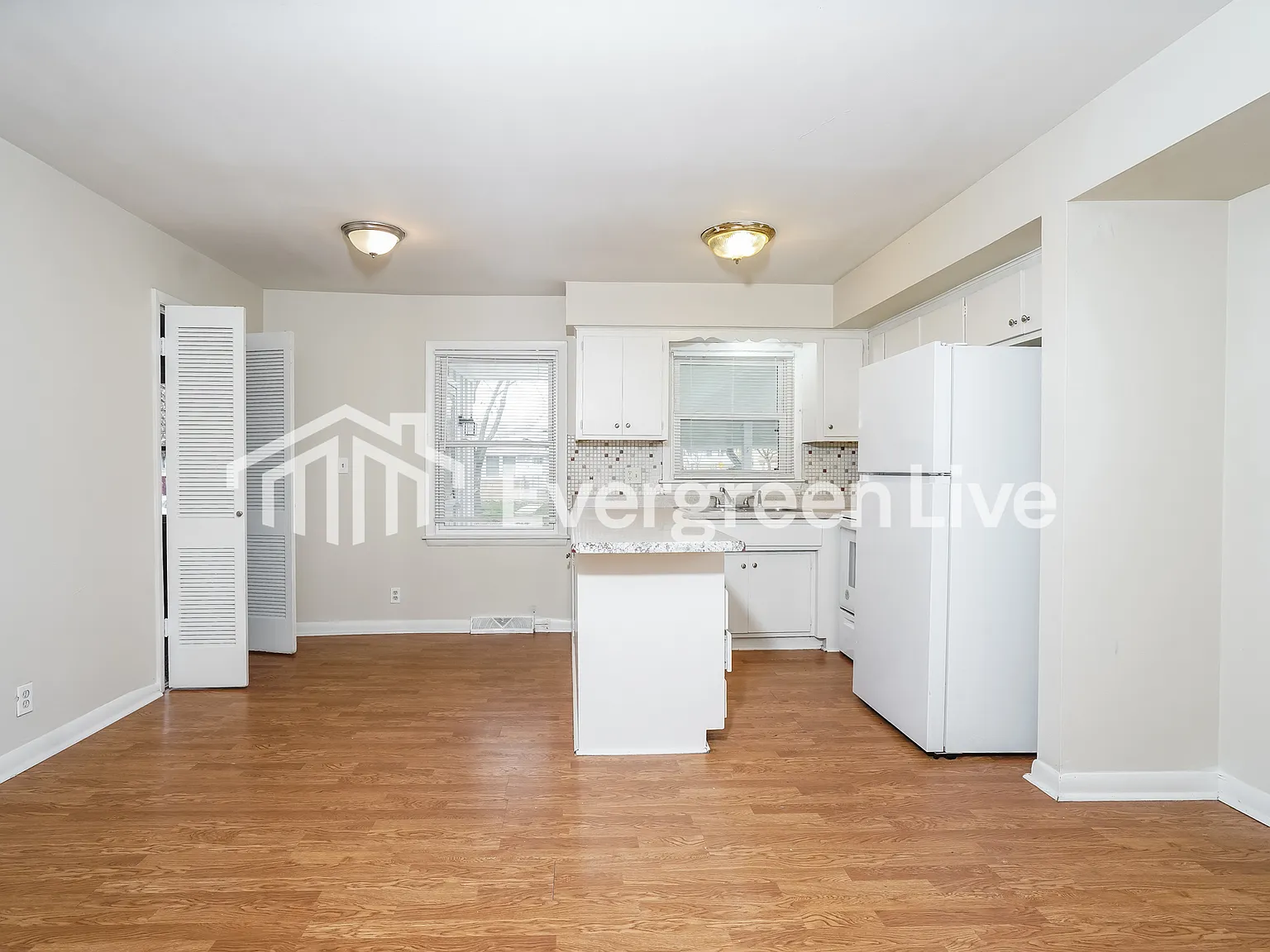 3 bed, 1.5 bath, 1154 sqft, $1,695 — Photo 3