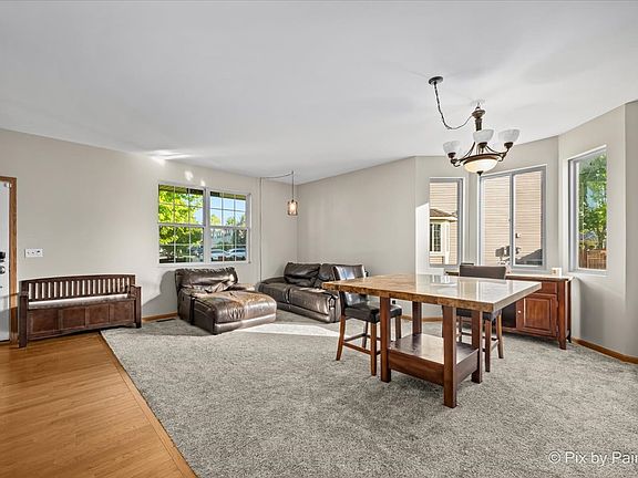 5th image of 821 Glen Cove Ln