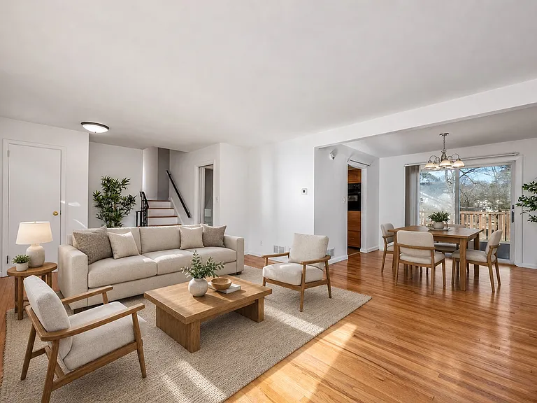63 Susan Dr — Photo 5