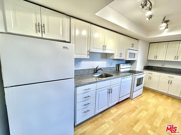 4th image of 1610 Broadway #302