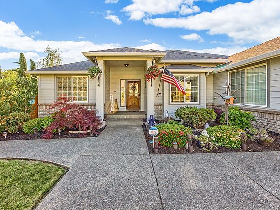 4th image of 405 Cypress Ave