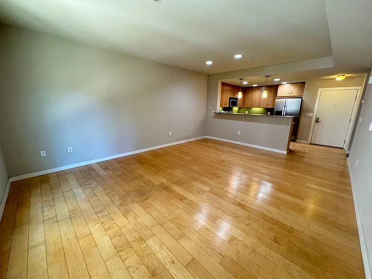 1511 Jefferson St #218 — Photo 2