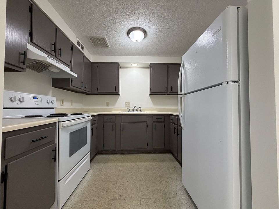 1st image of 293 Blue Rd Unit 2