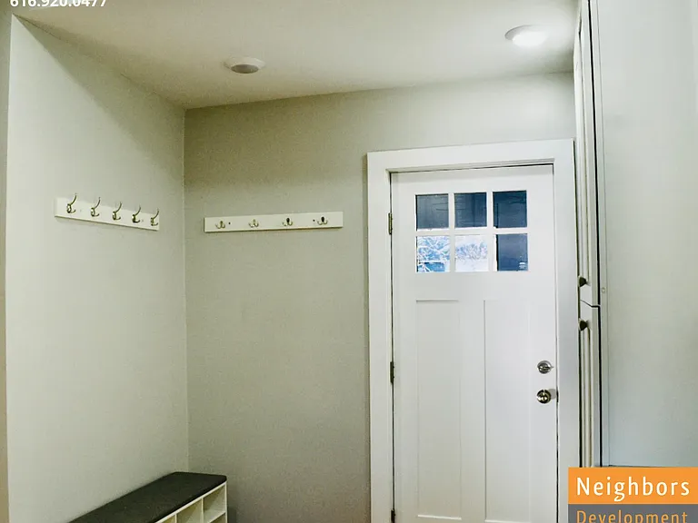 927 Arianna St NW — Photo 7