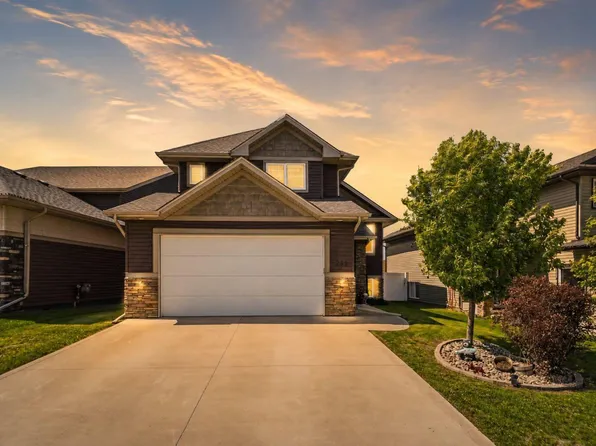 262 Viscount Dr, Red Deer, AB T4R 0M7