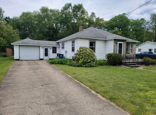 1327 28th St, Manistee, MI 49660