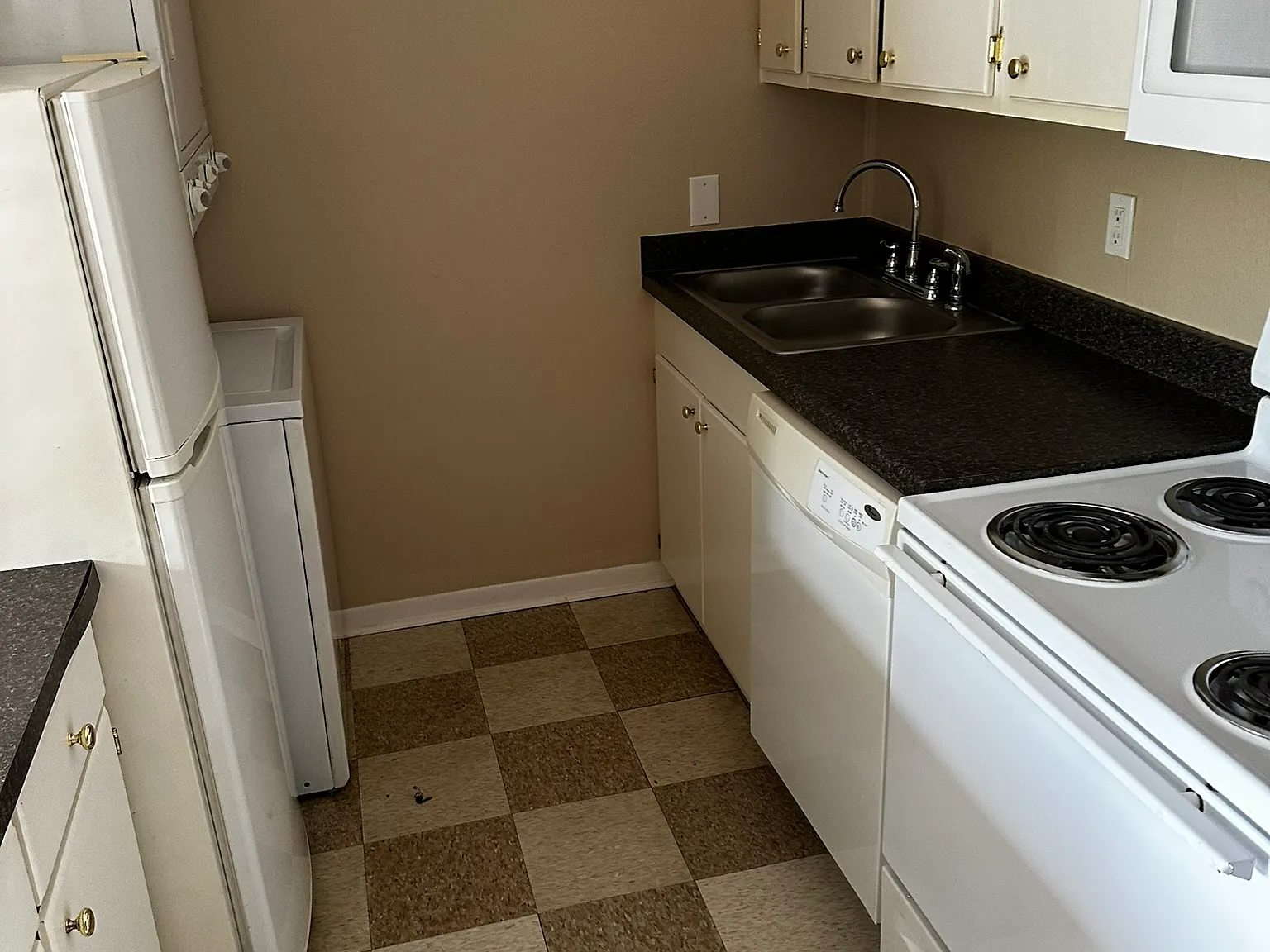 1 bed, $600 — Photo 2