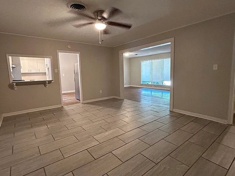Maywood Cir — Photo 9