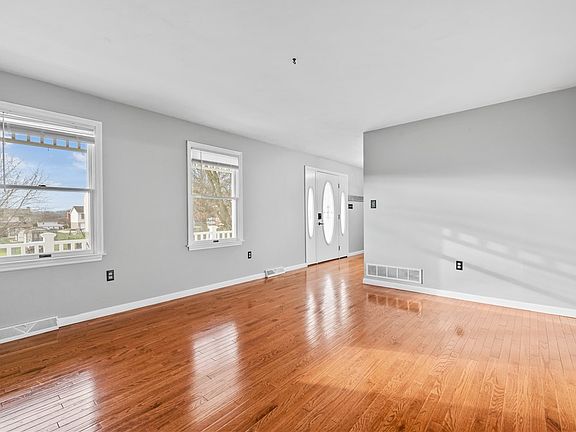 4th image of 50 Regola Dr