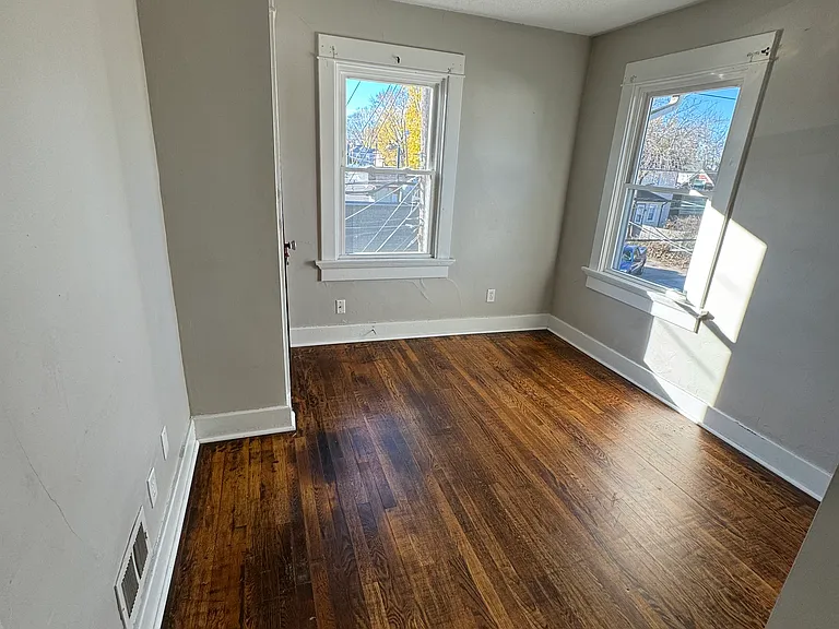 3015 Wayne Ave — Photo 15