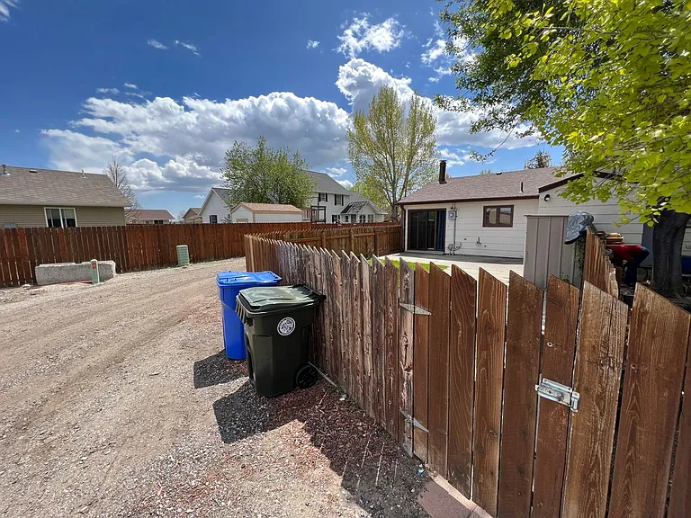 1902 Prairie Rd — Photo 46