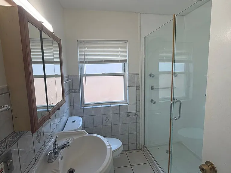 12609 S Yale Ave — Photo 6
