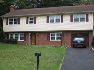 1704 Courtland Rd, Alexandria, VA 22306