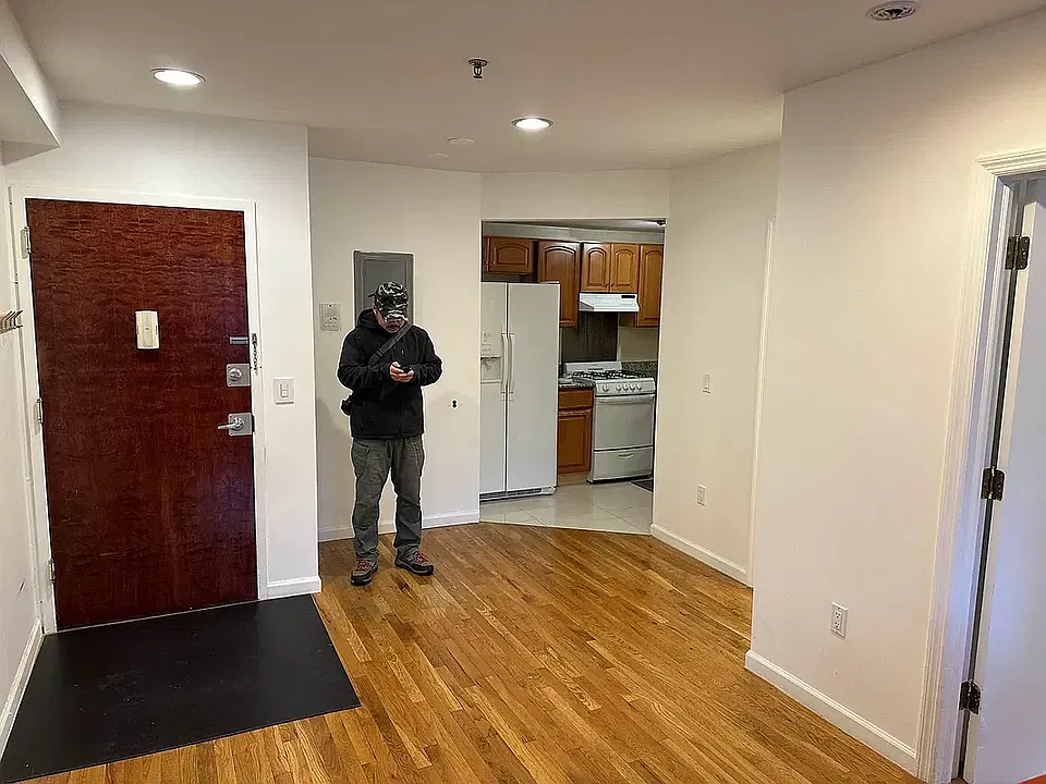8427 Lander St #2F