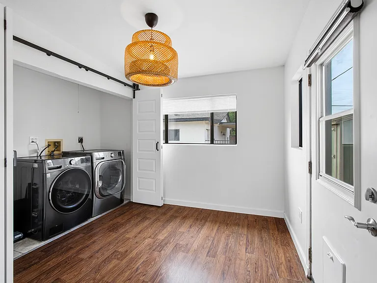 1614 E Roma Ave — Photo 16