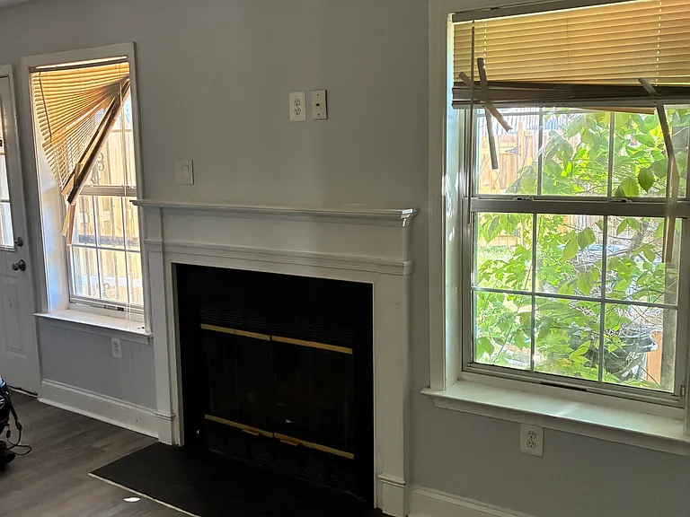 2521 Markham Ln — Photo 7