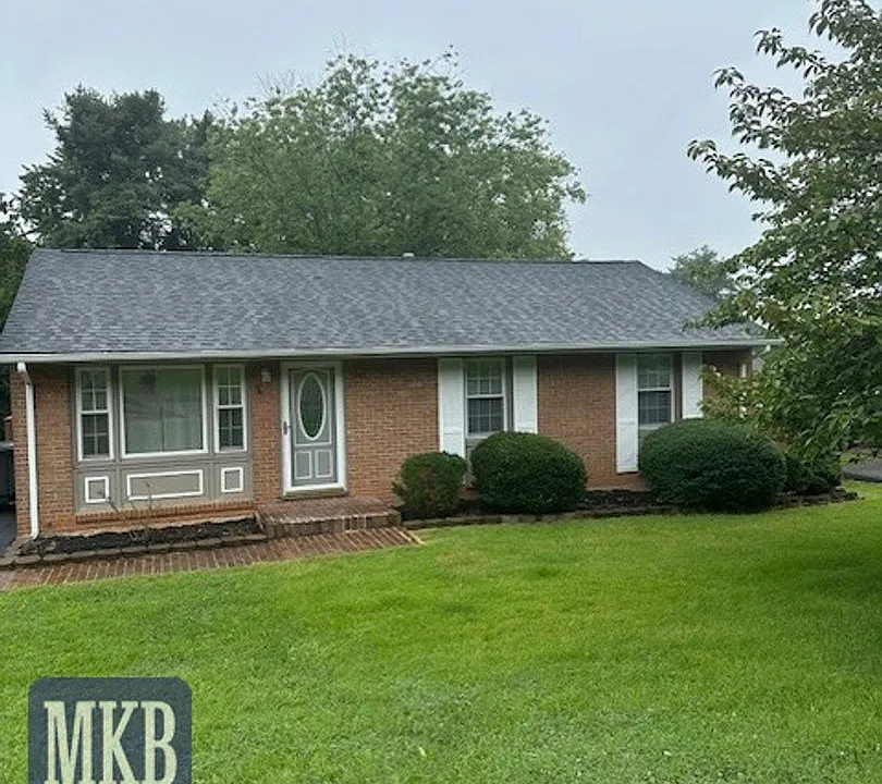 745 Kenyon Rd