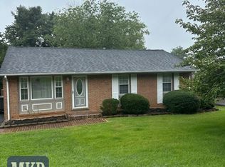 745 Kenyon Rd, Vinton, VA 24179