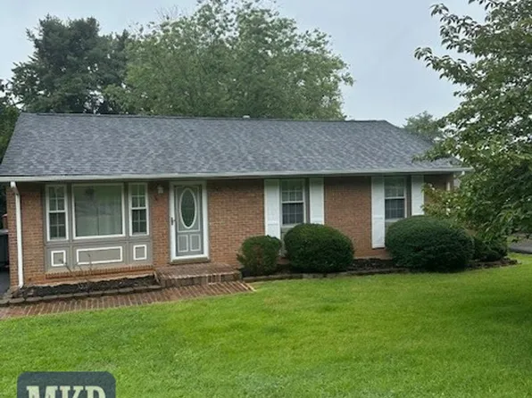 745 Kenyon Rd, Vinton, VA 24179