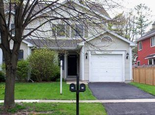 214 S Harrison St, Geneva, IL 60134