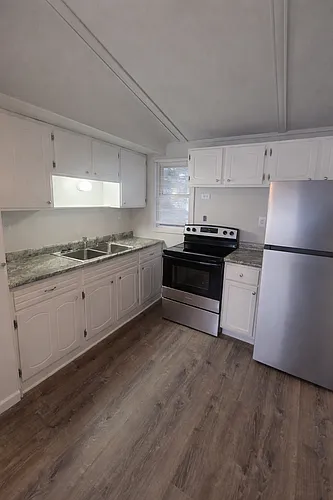 6005 Burns St #7 Photo 1
