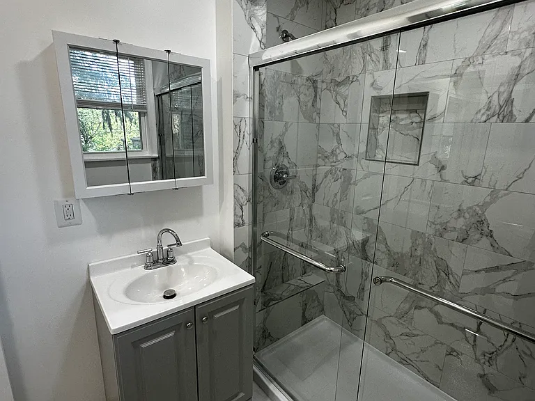 1st Floor Bathroom