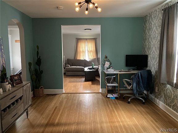 4th image of 83 Whitehall Ave