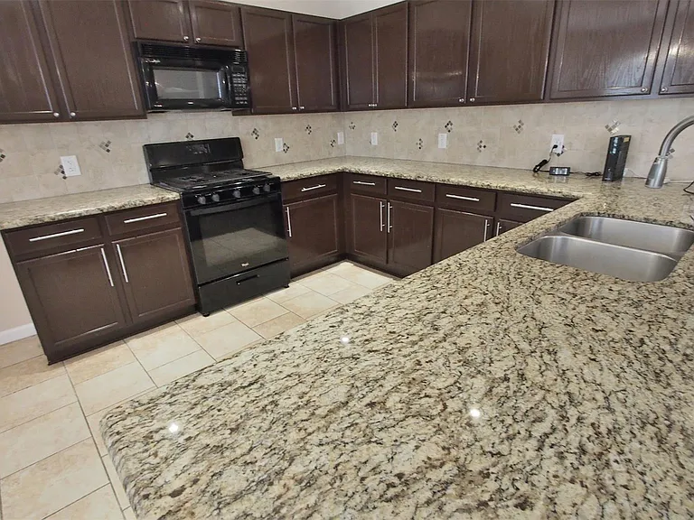 21211 Bridge Springs Ln — Photo 13