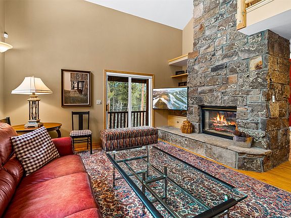 2nd image of 696 Moonstone Rd