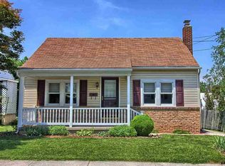 16 Pleasant St, New Oxford, PA 17350