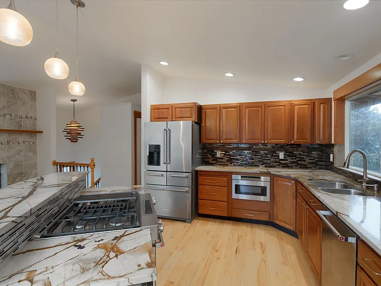 4603 Glasgow Way — Photo 1