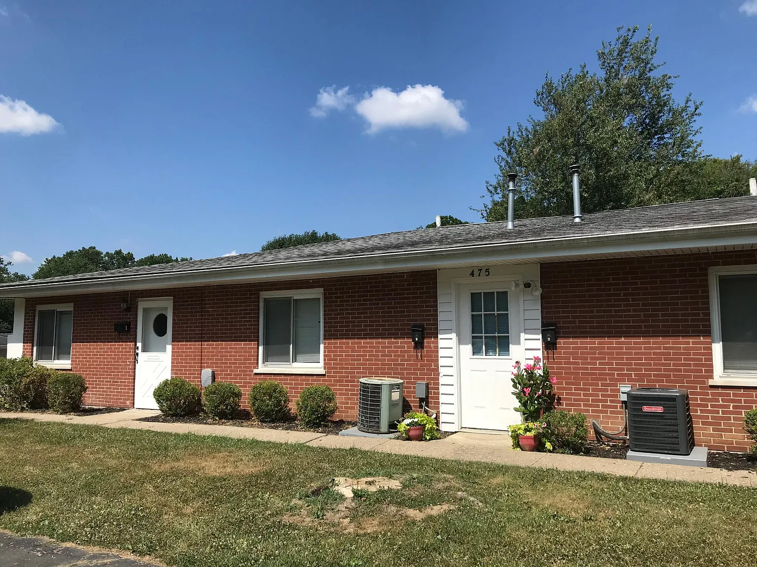 1 bed, 850 sqft, $1,050 — Photo 1