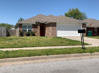 131 E Glendale Ln, Rogers, AR 72758