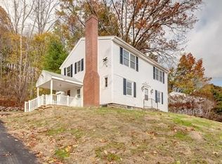 28 Walnut Hill Dr, Worcester, MA 01602