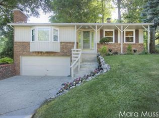 4362 Forest Park Dr SW, Wyoming, MI 49519