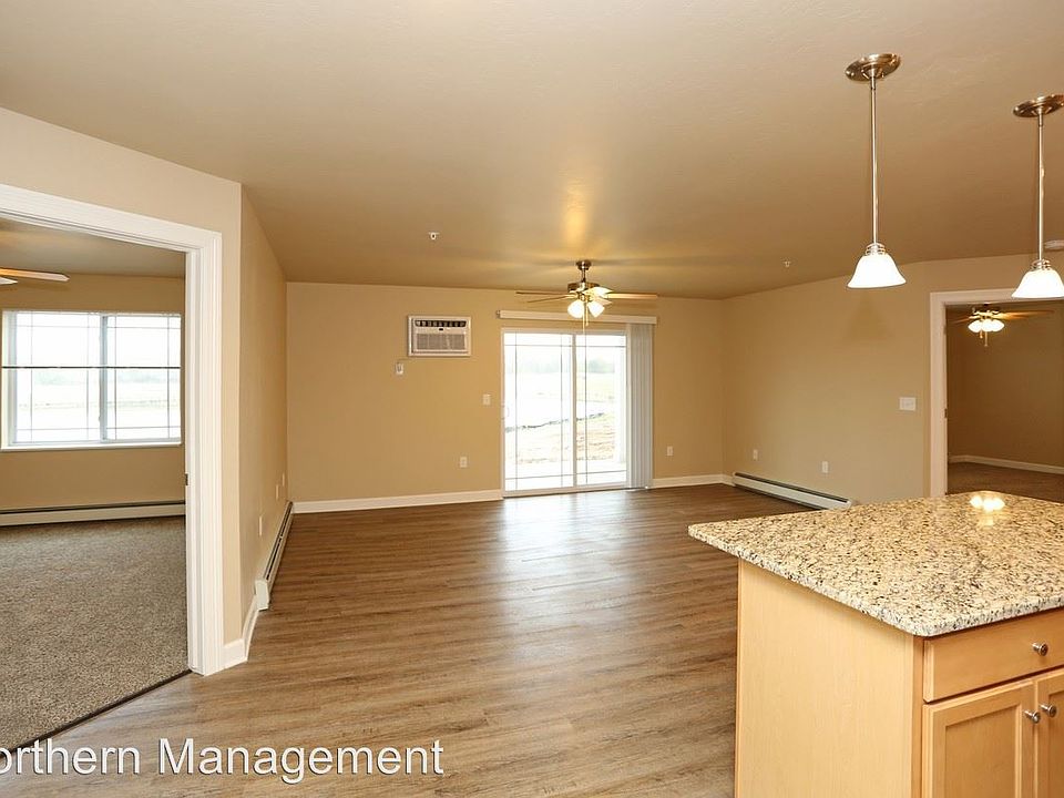 1st image of 804 Brewster Dr APT 1