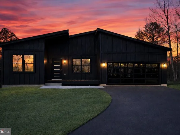 251 Sachem Hl, Hedgesville, WV 25427