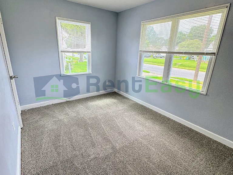 2625 Eastwood Ave — Photo 9