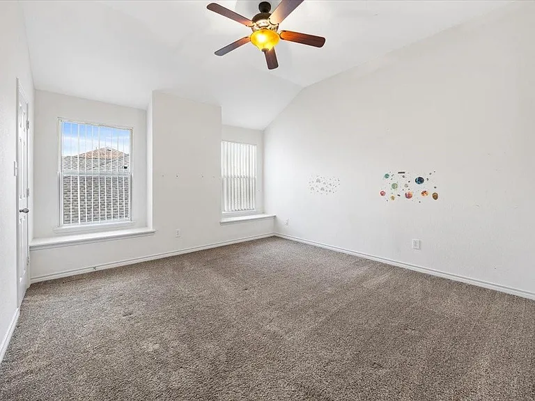 7704 Labrador Dr — Photo 37