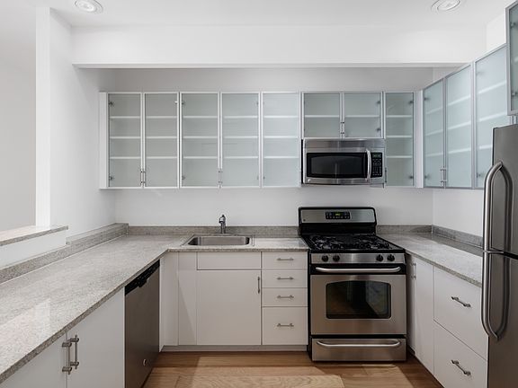 4th image of 37 Wall St APT 23B