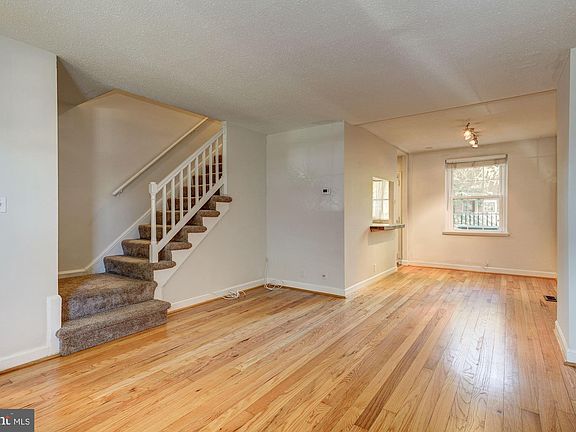 3rd image of 3094 S Woodrow St